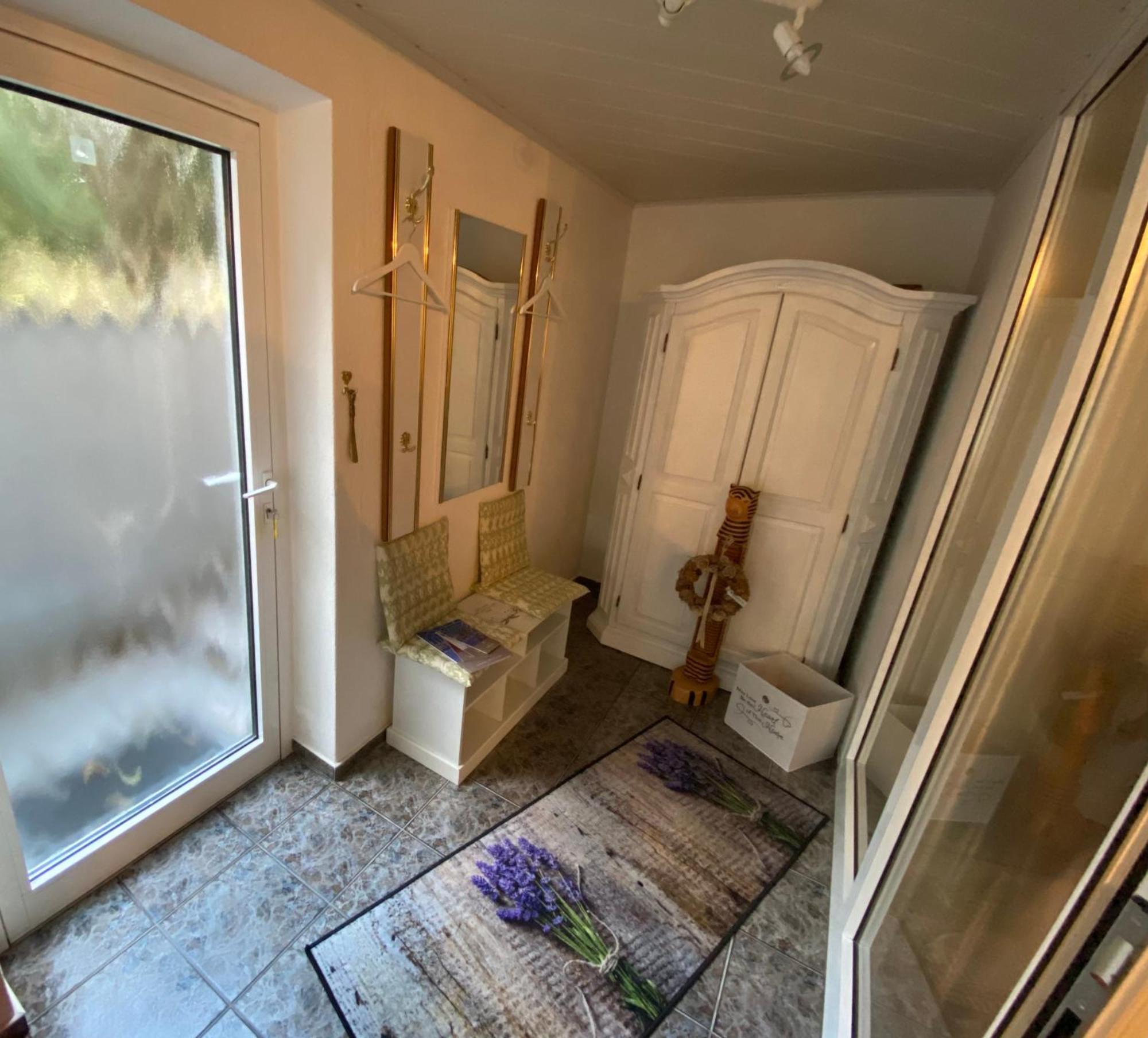 Grosse Helle Wohnung Am Wald In Bad Saarow Nahe Gruenheide Und Berlin Souterrain Eksteriør bilde